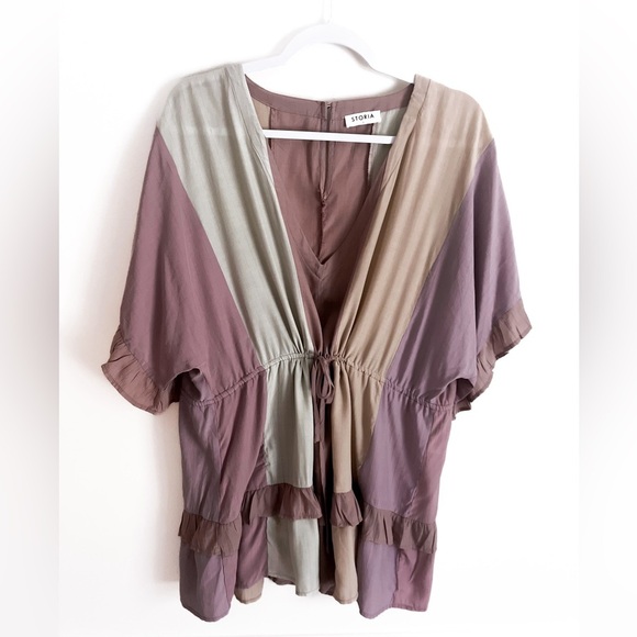 Cinch Flowy Top - Picture 1 of 5